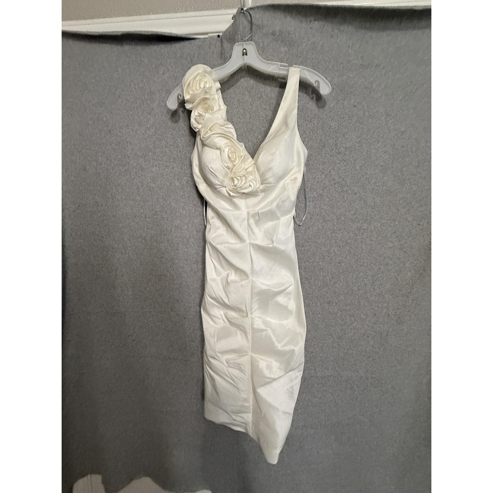 Xscape Dress Womens 6 White Satin‎ Ruched One Shoulder Rosette Bodycon Knee